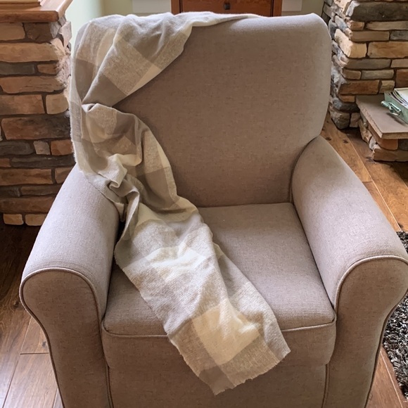 Old Navy neck Scarf large checks Grey and white poly buffalo print - Picture 2 of 11